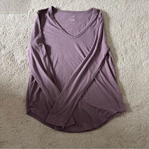 V-neck Basic Long Sleeve Tee